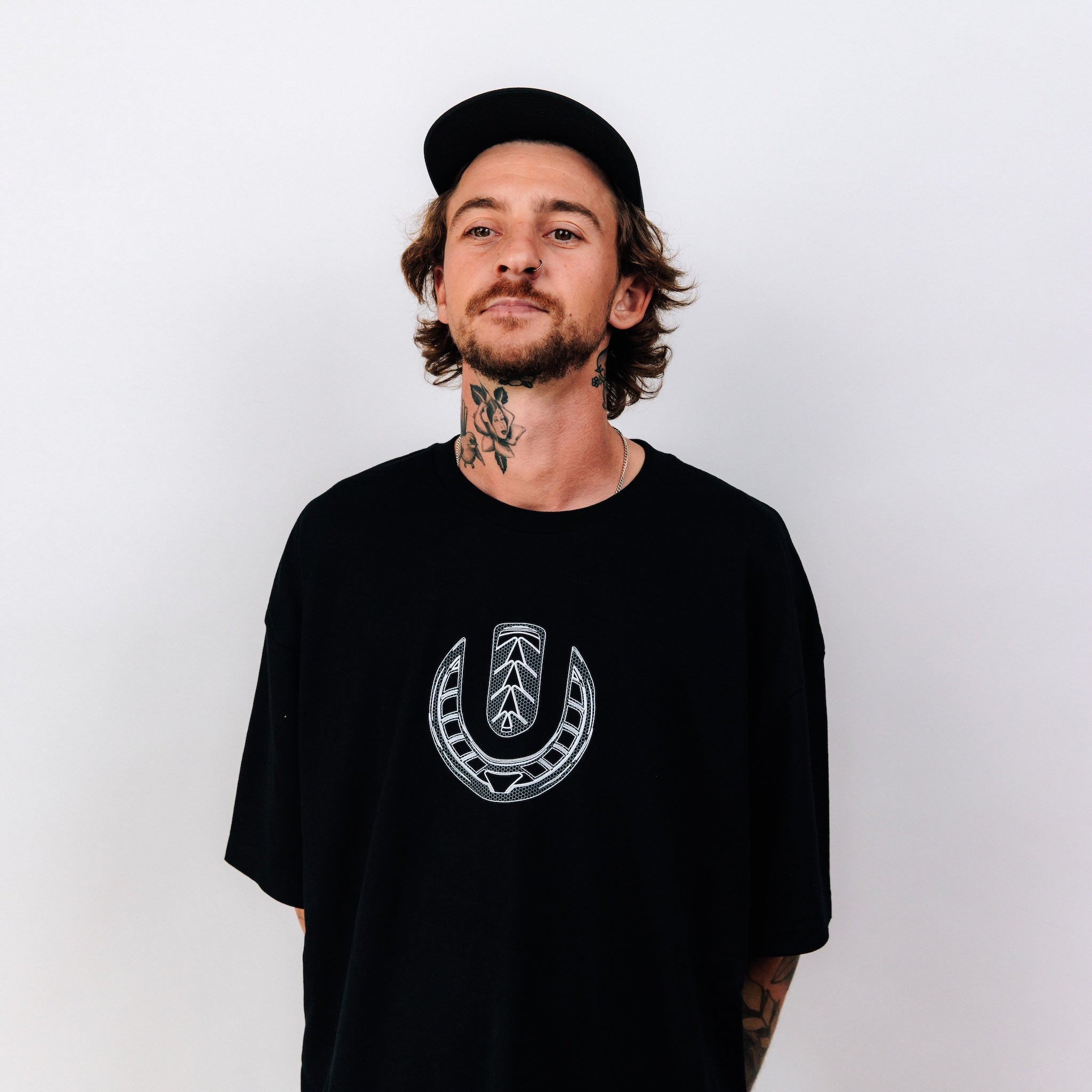 Line up Tee